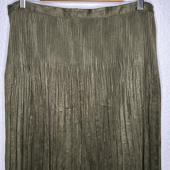 Coldwater Creek Pleated Army Green Skirt LP - Picture 2 of 8